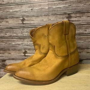 Frye NEW Tan Billy Short Boots